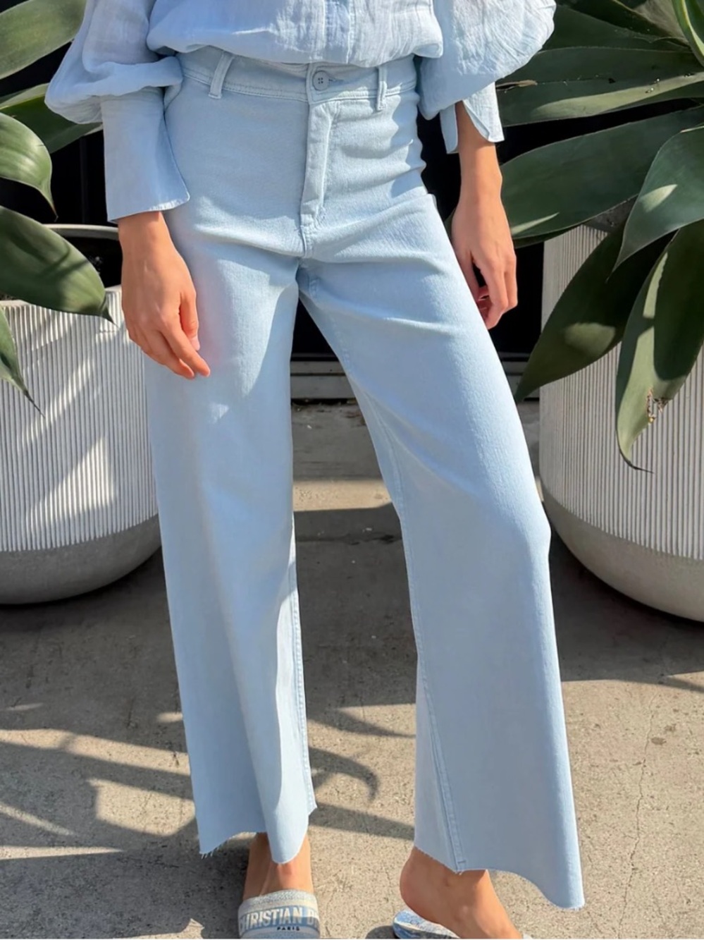 Light Wash Wide Leg Jeans - Pale Blue🎆